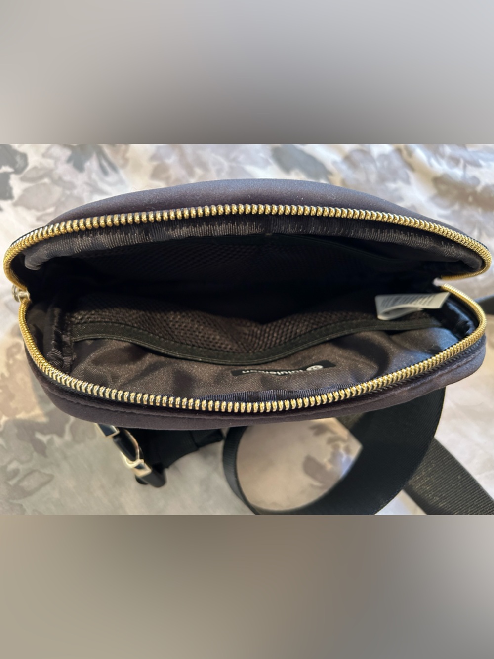 Lululemon Everywhere Belt Bag 1L Velour - Black with Gold Hardware - Picture 7 of 8